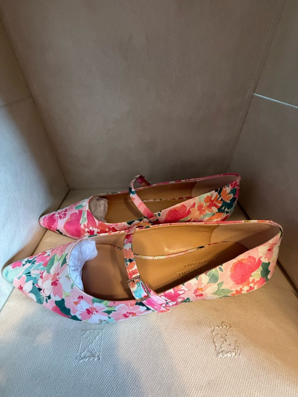 THINGS II COME KYRA  Pink Floral Flat Buckle Mary Jane Women's 5M - Picture 2 of 6